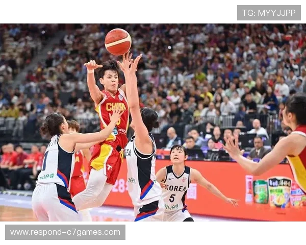 中国篮球队勇夺亚洲杯冠军 迎来历史性突破 球迷热烈庆祝再创辉煌